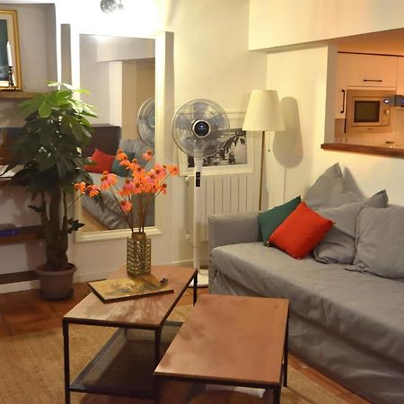 Apartment 33 On The Old Historic Senate Square Ницца Экстерьер фото