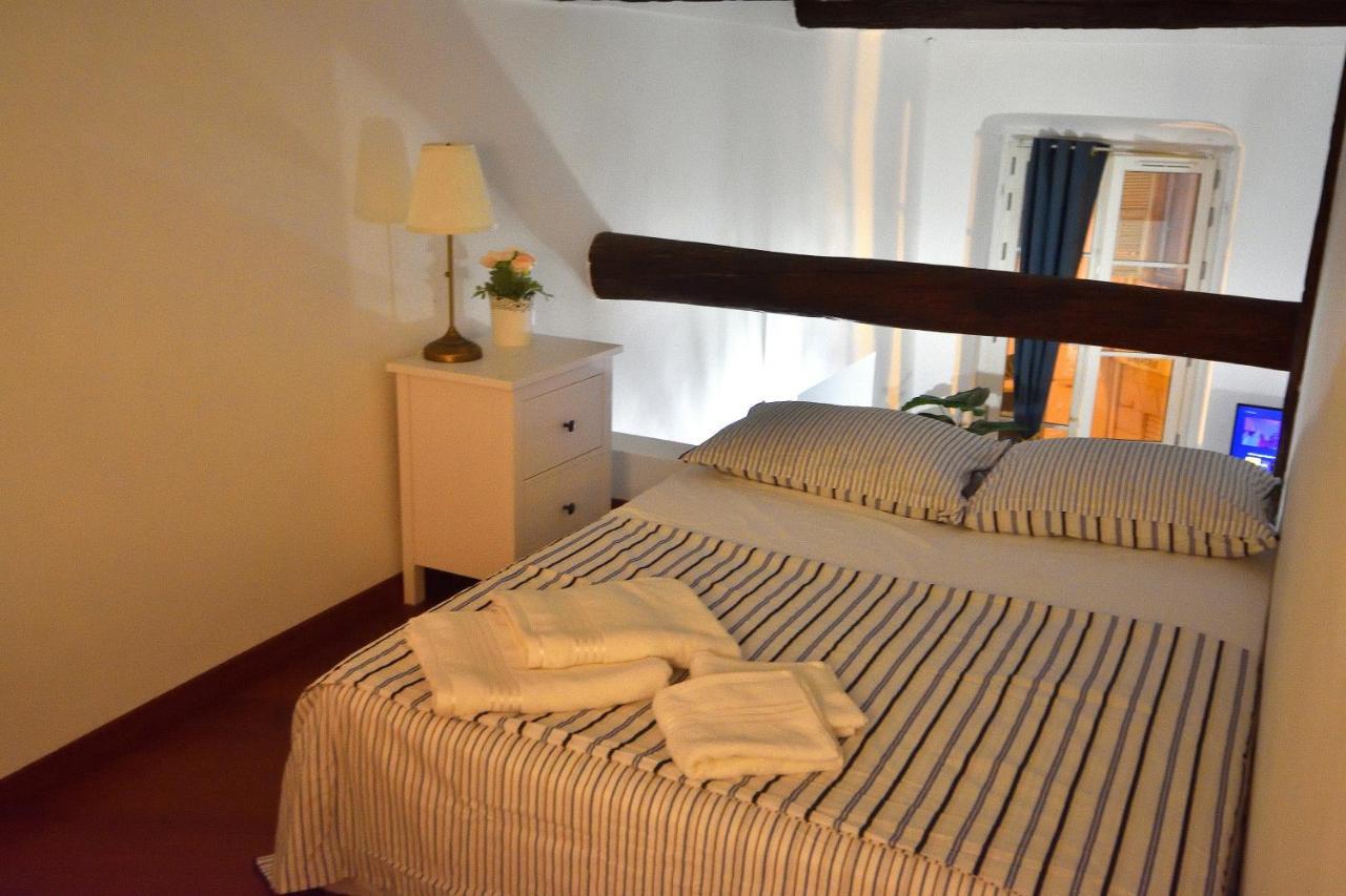 Apartment 33 On The Old Historic Senate Square Ницца Экстерьер фото