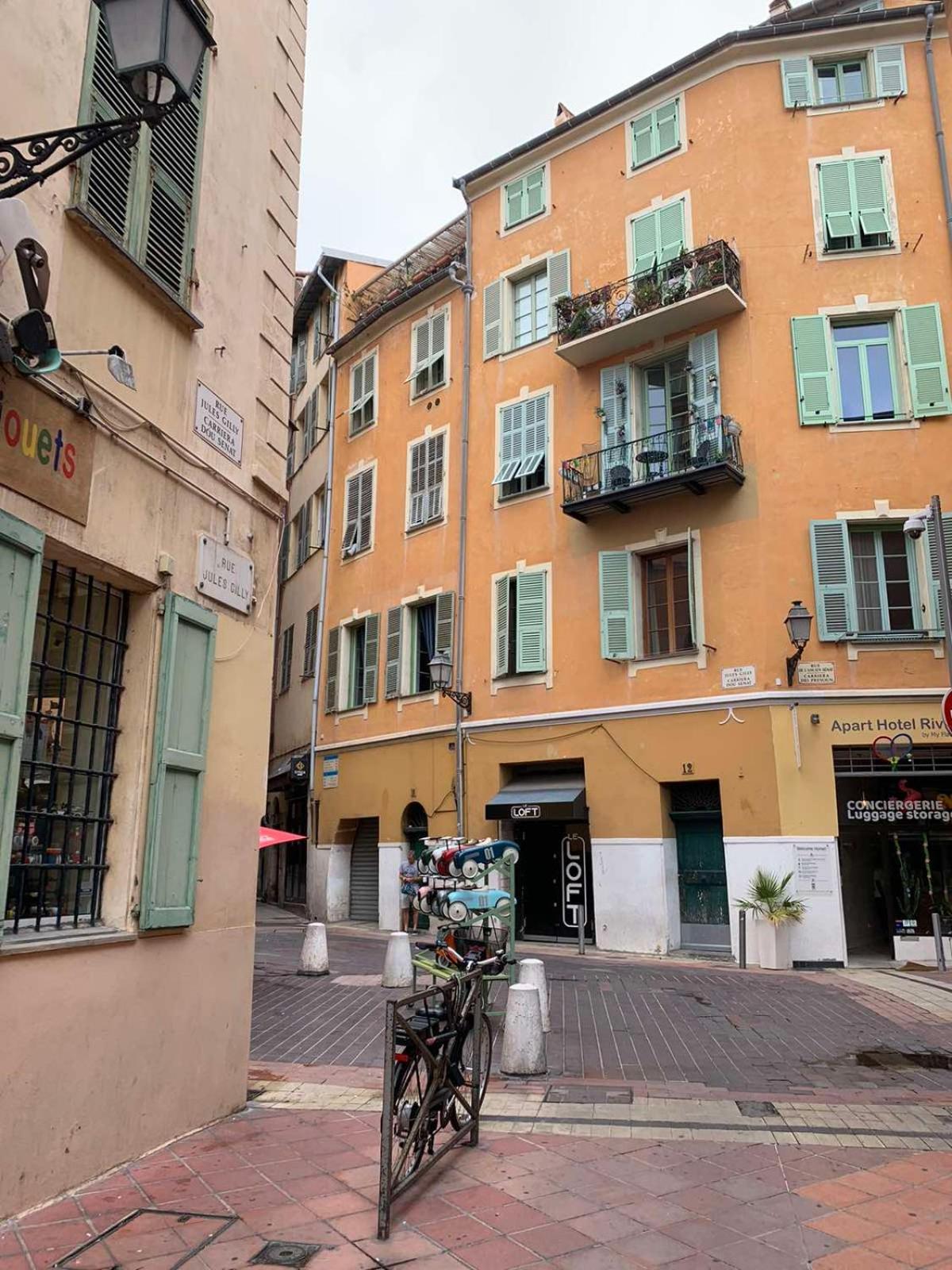 Apartment 33 On The Old Historic Senate Square Ницца Экстерьер фото