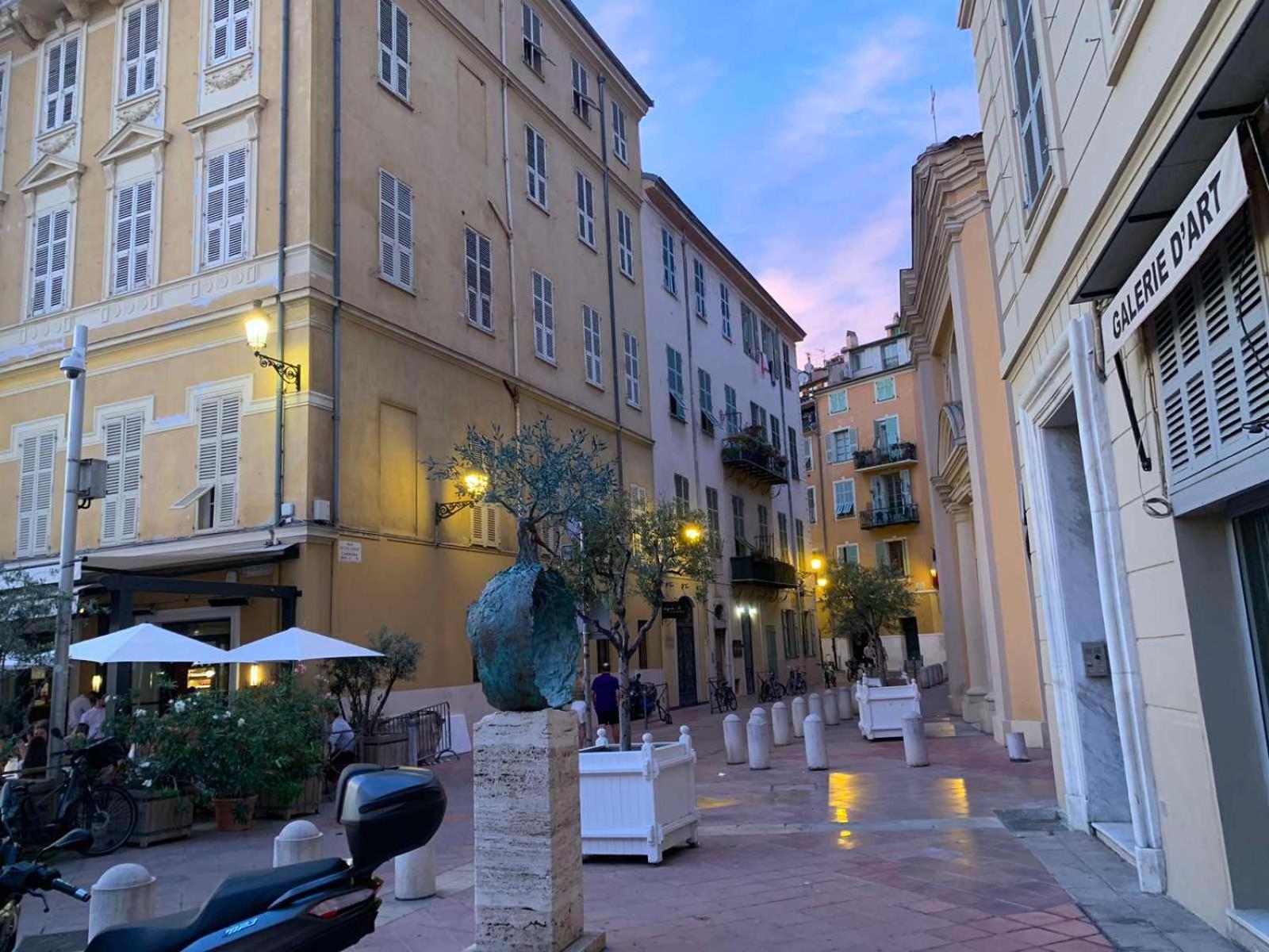 Apartment 33 On The Old Historic Senate Square Ницца Экстерьер фото